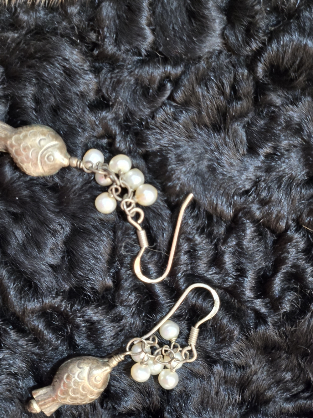 Pearl Cluster Vintage Silver Fish Dangle Earrings - Unbranded